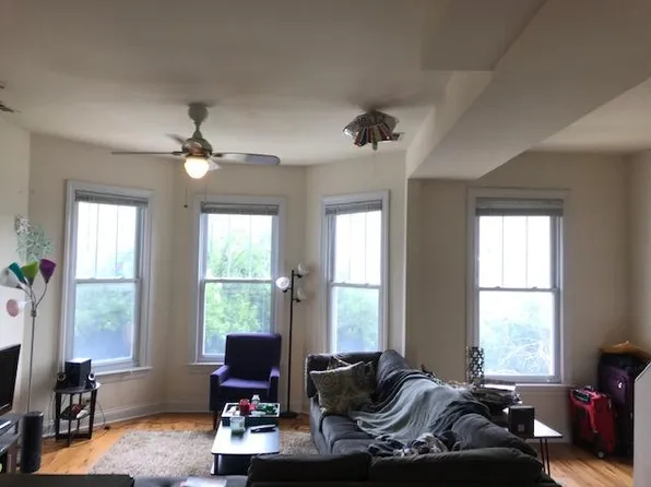 1442 W Barry Ave APT 2F, Chicago, IL 60657