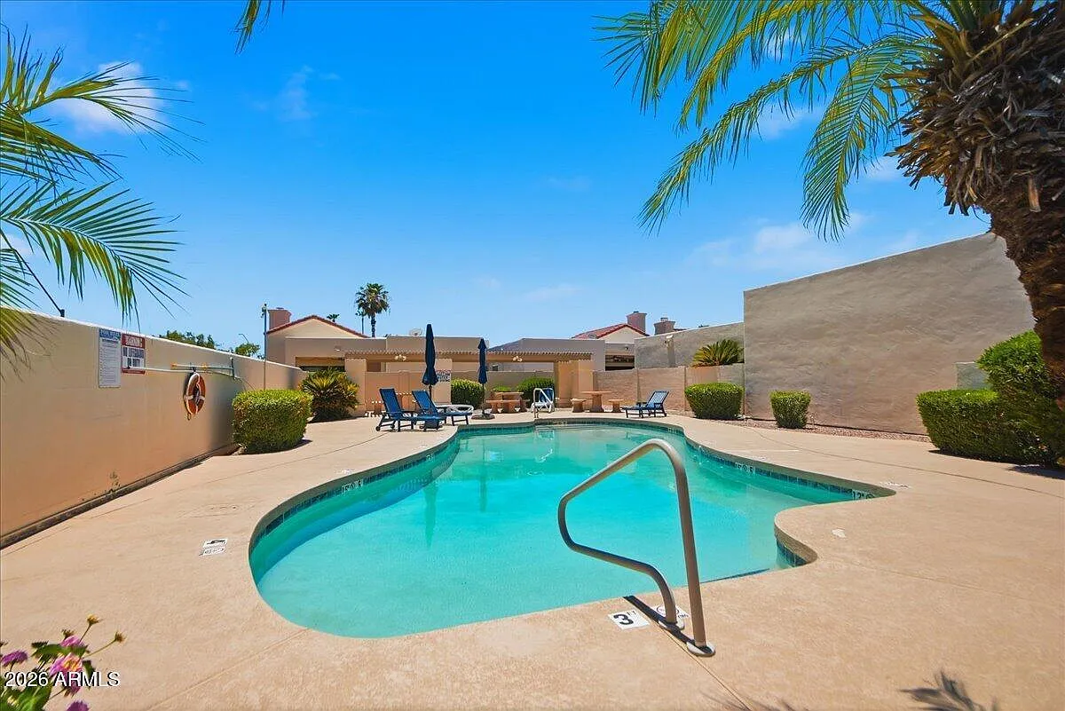 3 bed, 3.0 bath, 3262 sqft, $3,295 — Photo 3