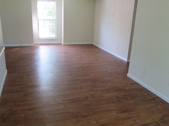 3rd image of 2826 Hemlock Ct APT A