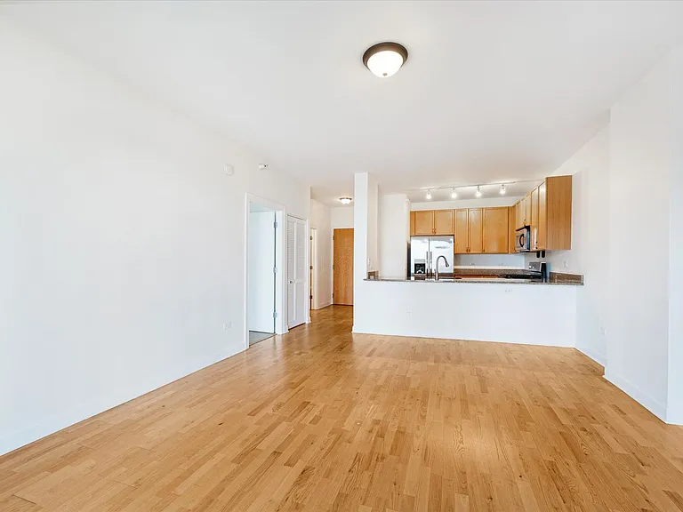 451 W Huron St #703 — Photo 5