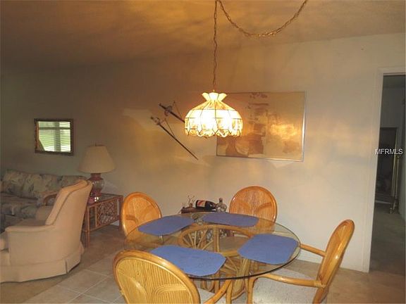 4th image of 34 Mark Twain Ln