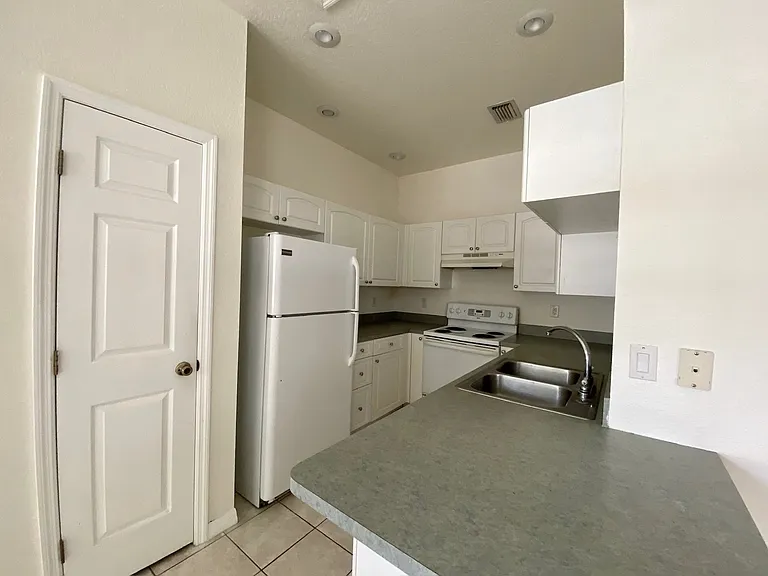 2800 State Route 17 N #1/1 — Photo 4