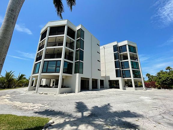 3rd image of 8304 Gulf Of Mexico Blvd #304