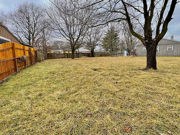 3rd image of 4318 Aspen Way
