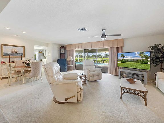 3rd image of 424 N Country Club Dr