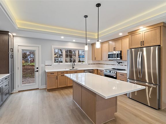 4th image of 4034 Rasmussen St