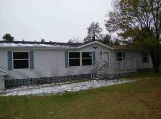 985 Blackhawk Dr, Hancock, WI 54943
