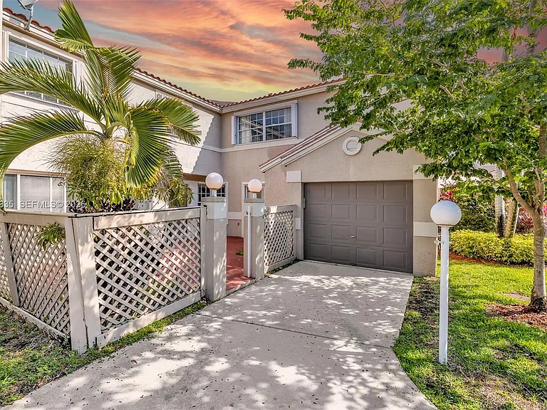 11163 Chandler Dr #11163 — Photo 3