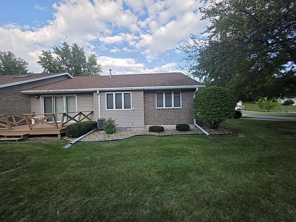 3rd image of 802 N Greenfield Dr