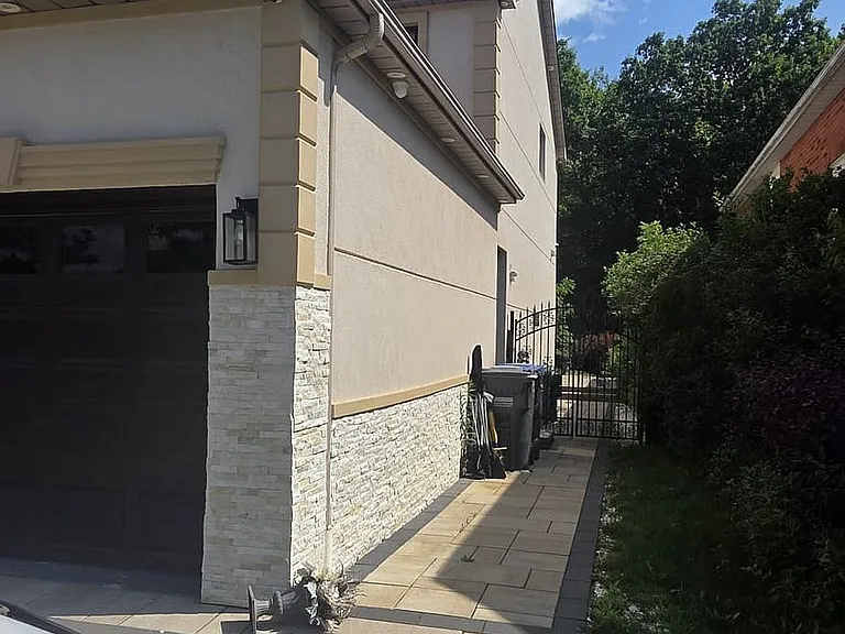 3577 Colonial Dr — Photo 3
