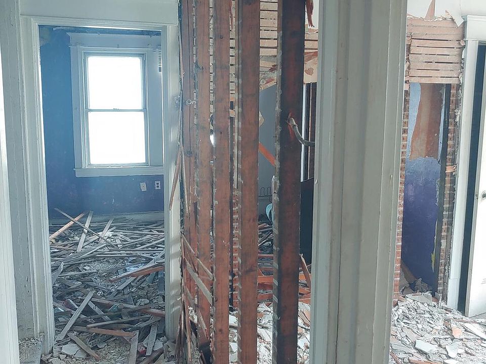 2nd image of 299 Copley Rd