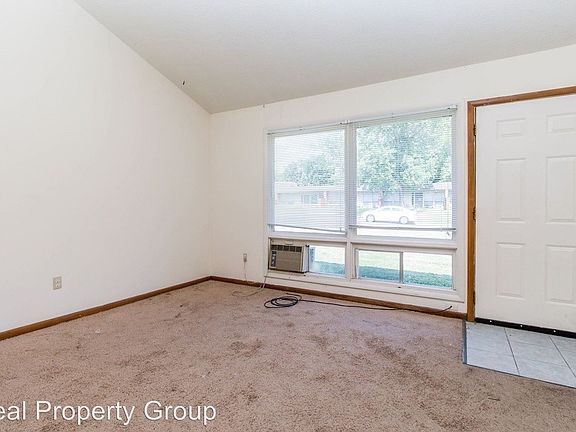 5th image of 1011 Southpark Dr APT 9