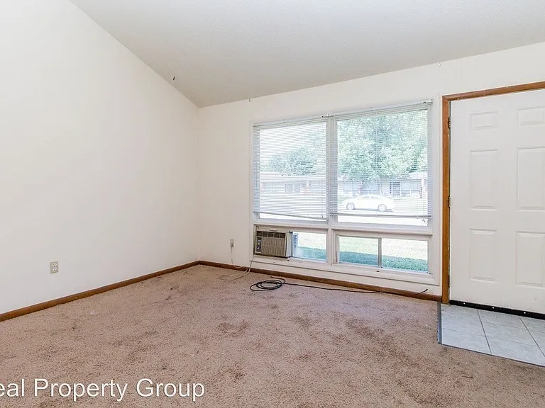 1011 Southpark Dr — Photo 18