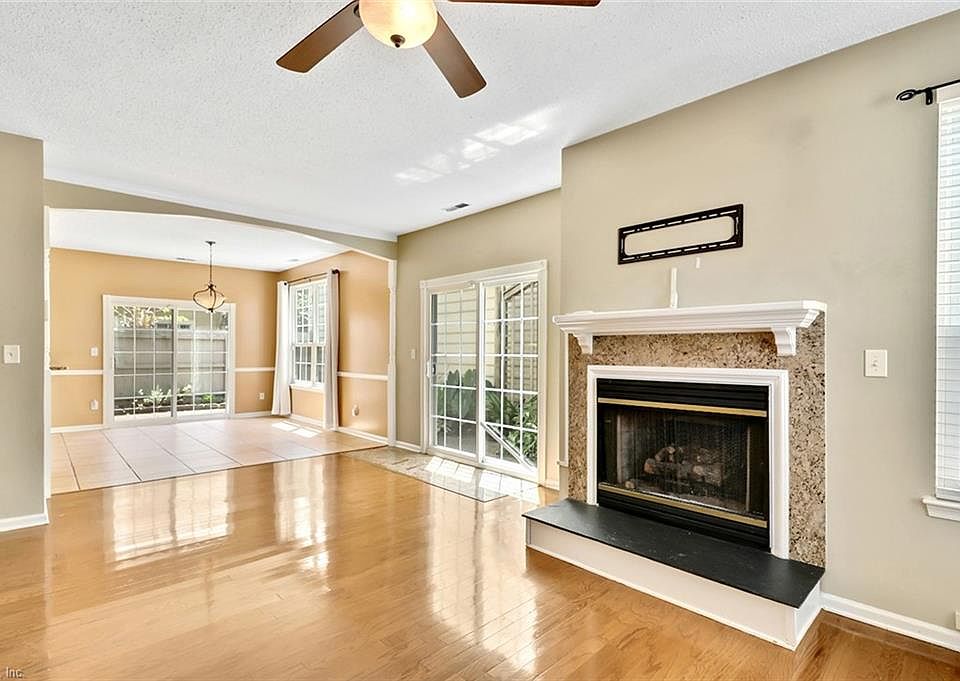 1st image of 4824 Haymarket Dr