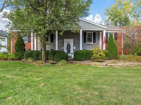 1919 Firethorn Dr, Saint Louis, MO 63131