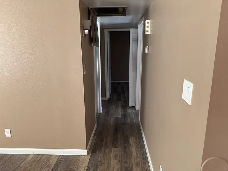 5037 N 69th Ave — Photo 11