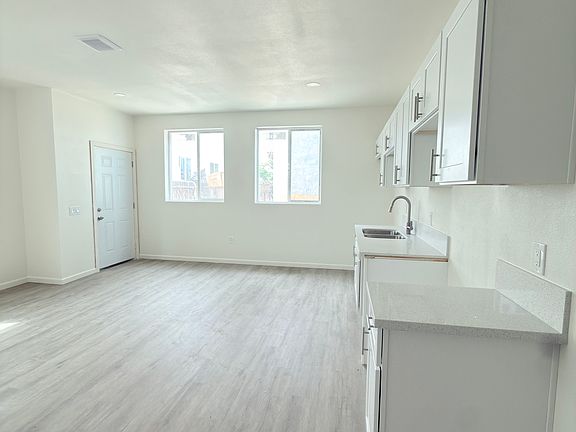 4th image of 520 W Colden Ave #522-1/2