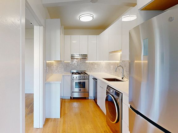 5th image of 3099 Washington St #18