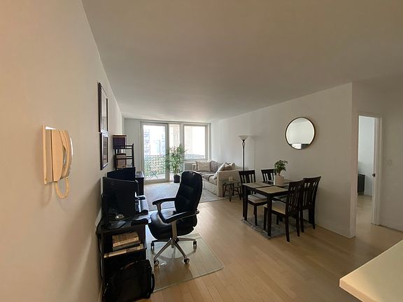 3rd image of 212 E 47th St APT 23E
