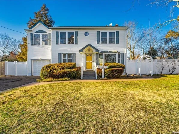 610 11th Street, West Babylon, NY 11704