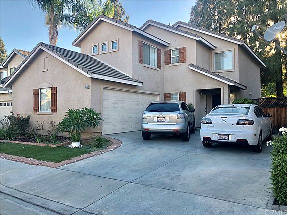 2nd image of 910 Acorn Ln