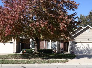 117 SE Ridgeview Dr, Lees Summit, MO 64063