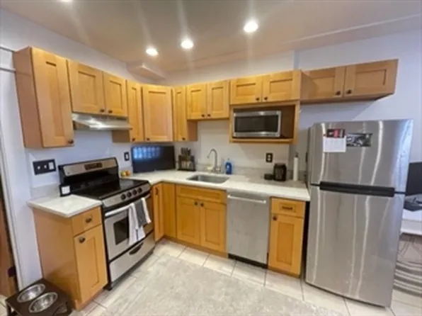 26 Irving St APT 1, Boston, MA 02114