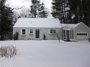 26 Elizabeth St, Granby, CT 06035