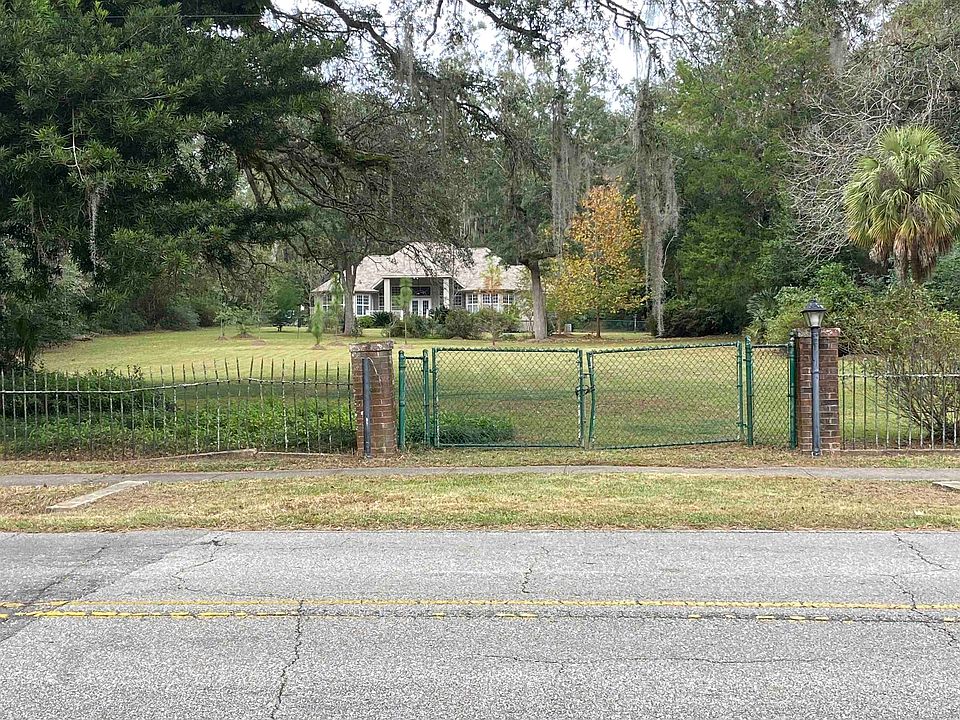 2nd image of 604 South Ride