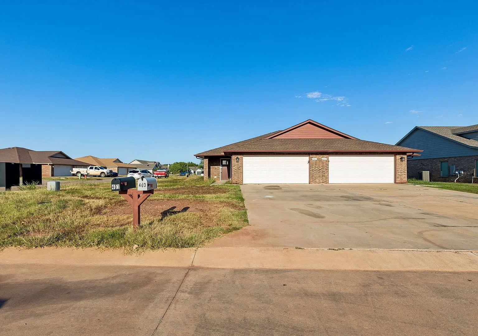 403 S Debra Court — Photo 1