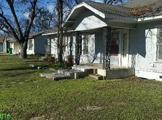 1527 E Scott St, Gainesville, TX 76240