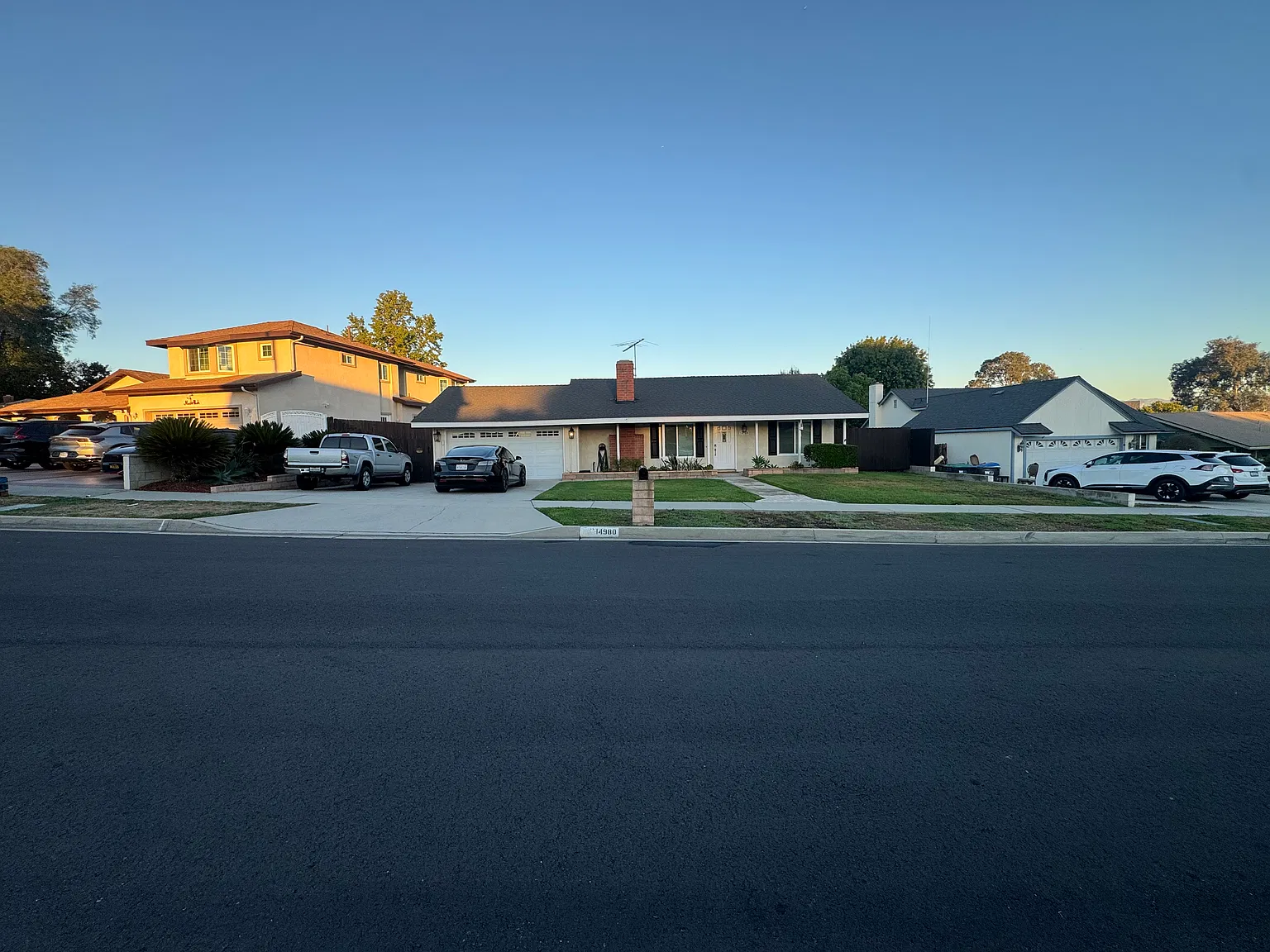 3 bed, 1662 sqft, $4,095 — Photo 1