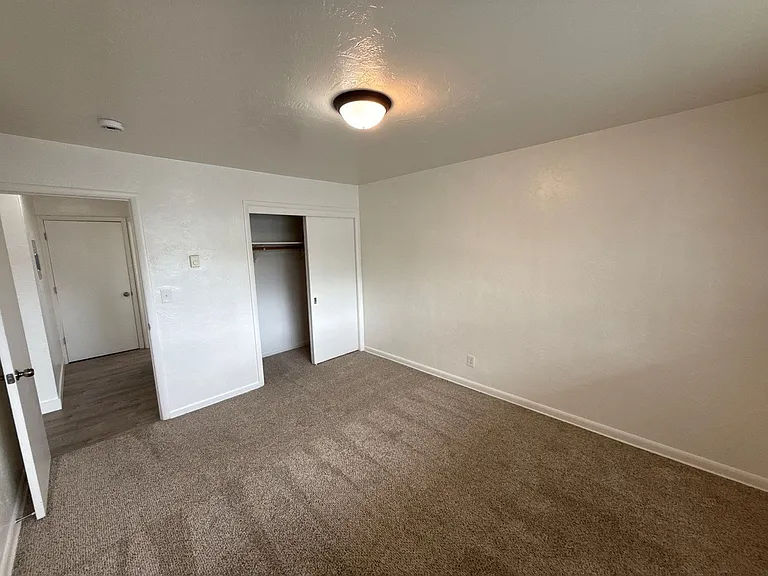 1835 Beach Ave NE #4 — Photo 13