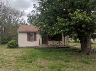 1324 Arthur St, Hutchinson, KS 67501