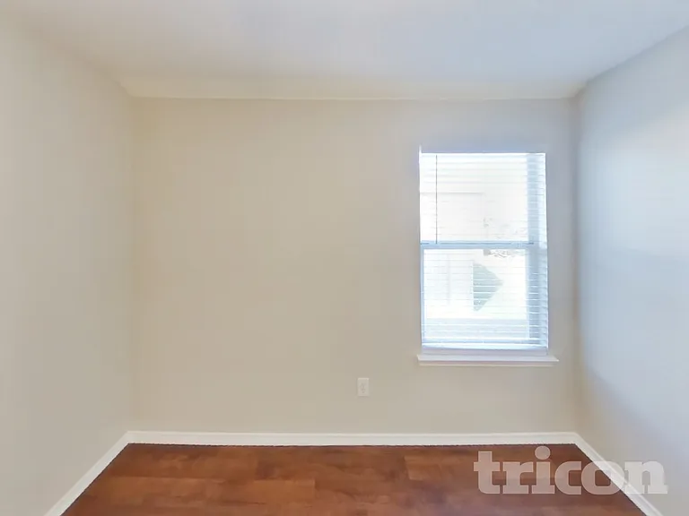 1009 Ridge Top Dr — Photo 12