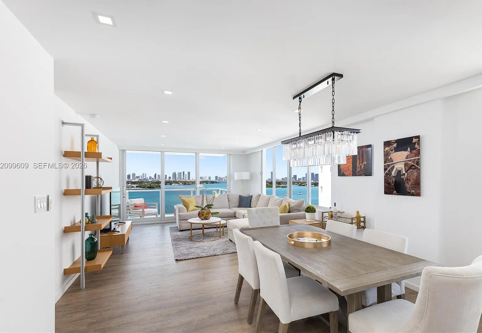 Mirador 1000 Condo — Photo 1