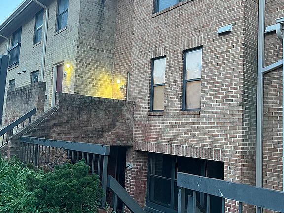 2nd image of 28 Dudley Ct #14
