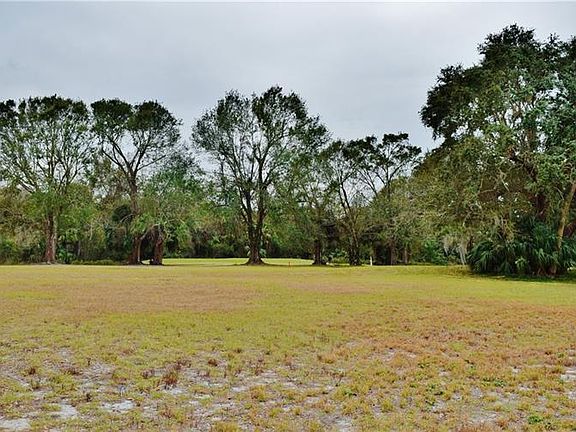 3rd image of 8095 SW Sunny Oaks Dr
