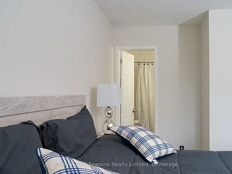 4 Trafalgar Rd #4 — Photo 15