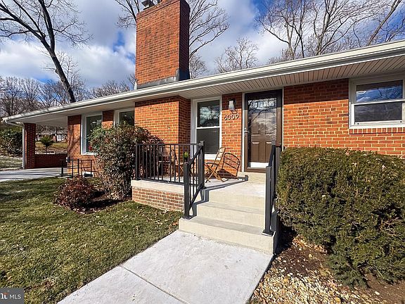 2nd image of 6009 Lomack Ct
