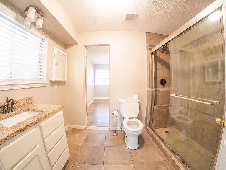 4904 Meadow Lark Ln — Photo 9