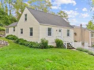 4 Buttonball Trl, Norwalk, CT 06851