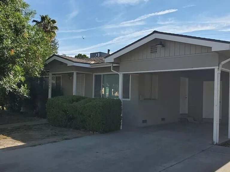 2548 S Watson St — Photo 1