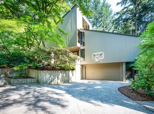 1858 Fircrest Dr, Eugene, OR 97403