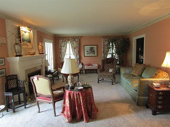 3rd image of 7012 Lakeshore Dr