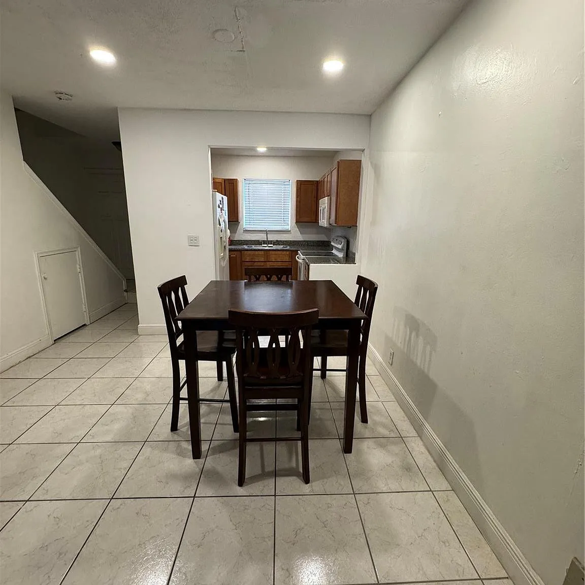 2 bed, 2.0 bath, 1050 sqft, $2,500 — Photo 3