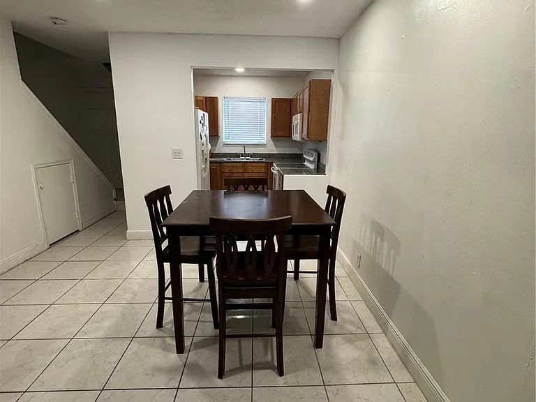 2452 Taylor St #204 — Photo 3