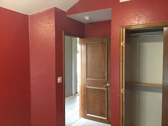 5th image of 701 Eastview Dr