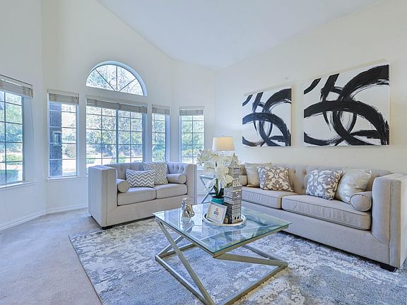 4th image of 424 Coventry Pl