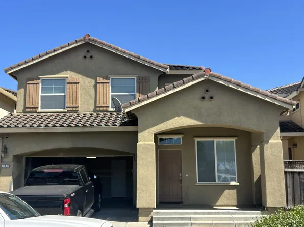 729 Vista Montana Dr, Watsonville, CA 95076